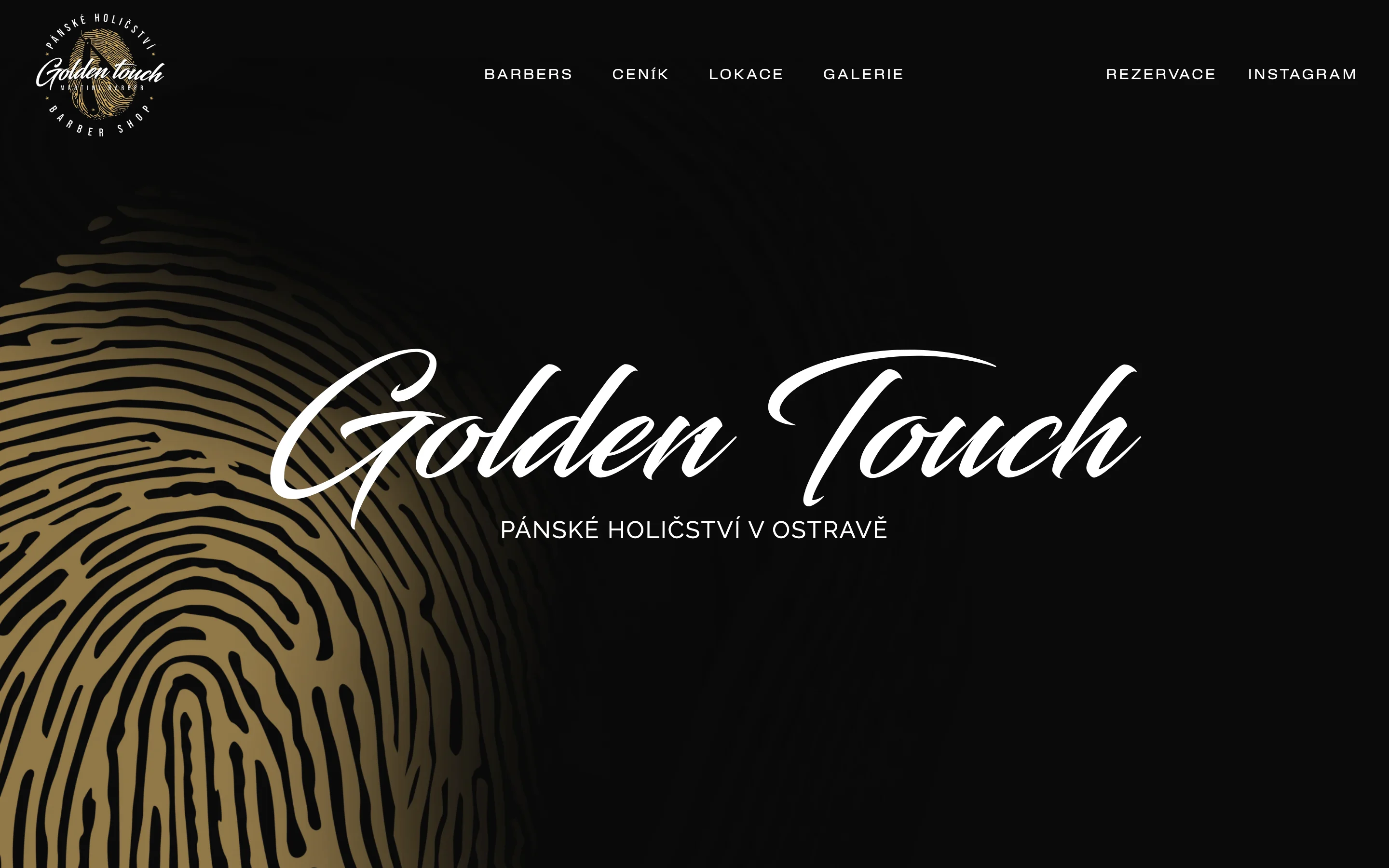 Úvodní stránka Golden Touch s logem na černém pozadí